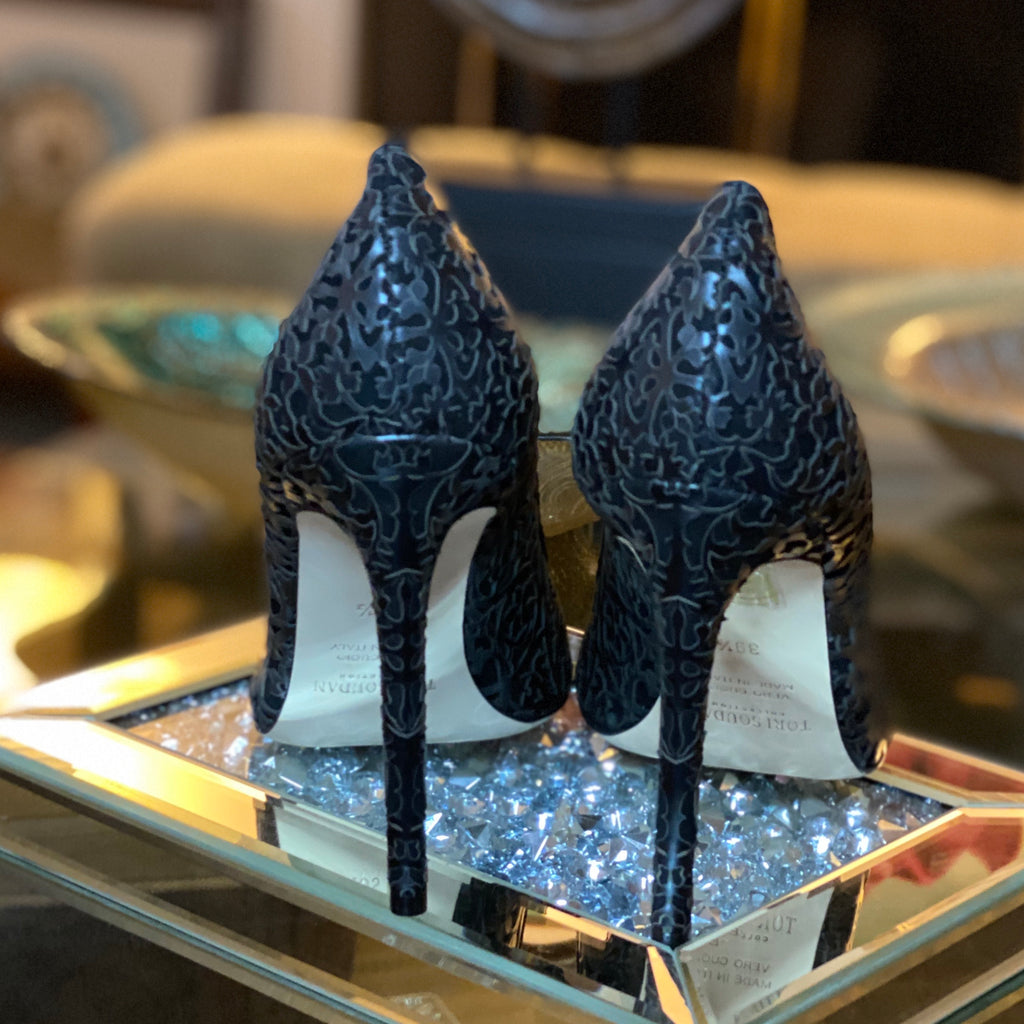 Shirley Laser Black Pump